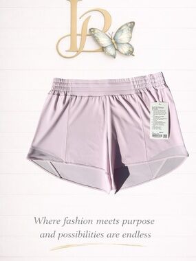 Lululemon NWT Hotty Hot HR Short
4" *Lined SIZE 14